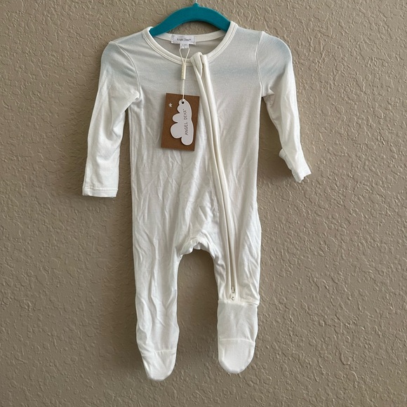Angel Dear Other - HP Angel Dear Ivory Viscose Bamboo Footie 0-3M NWT
